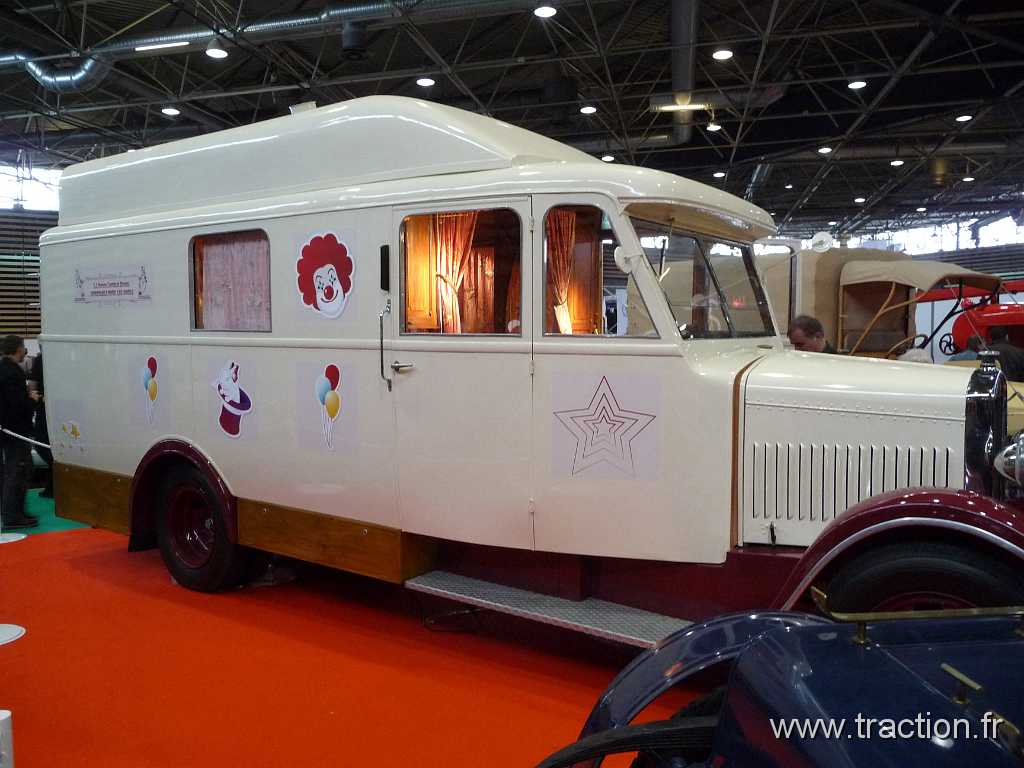 2011_epoquauto (222).jpg - 05/11/2011 - 69000 LYON - EPOQU'AUTO - 33ème Salon International Autos & Motos Anciennes - Dernière restauration du club ROCHET SCHNEIDER